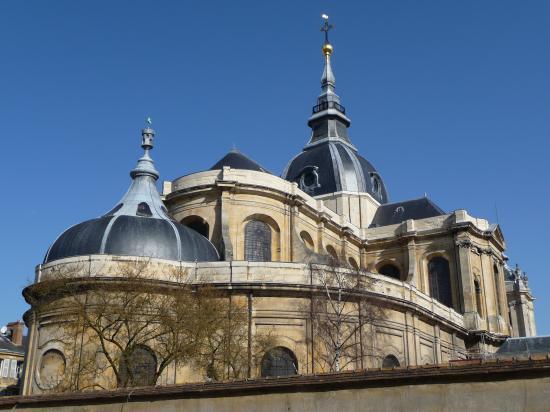 La cathédrale du côté de la chapelle de la Vierge