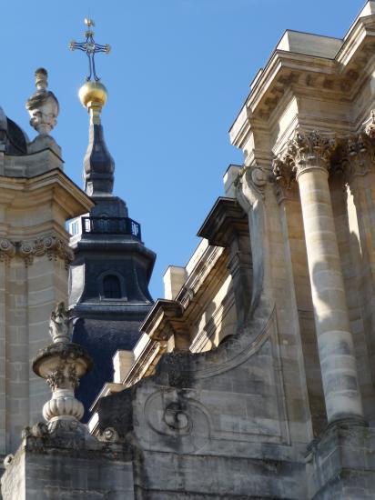 Détail du portail et du dôme