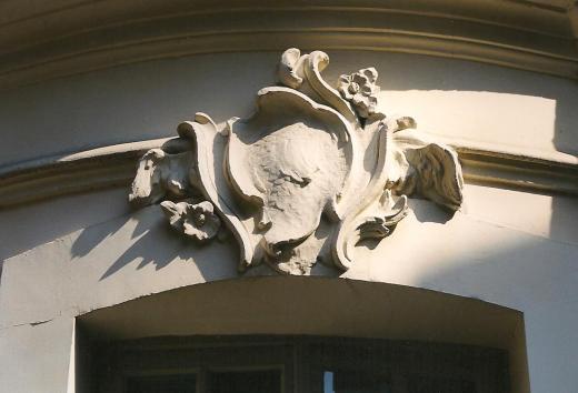 Nicolas Pineau, agrafe, 1752 (cliché Ph. Cachau)