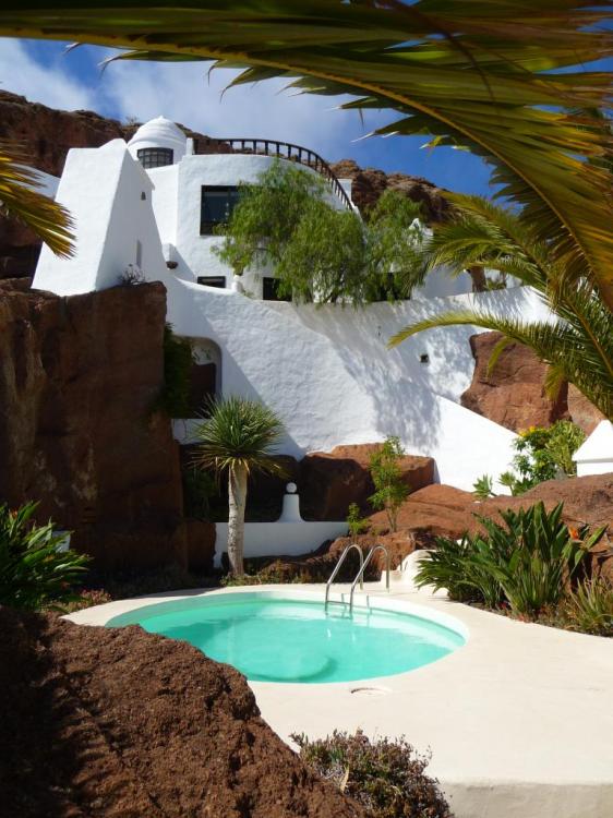 Piscine au-dessus de la maison