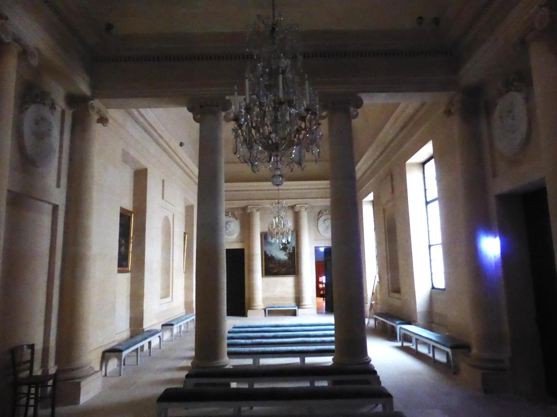 La chapelle vue depuis la partie centrale à colonnes et dôme, cl. Ph. Cachau