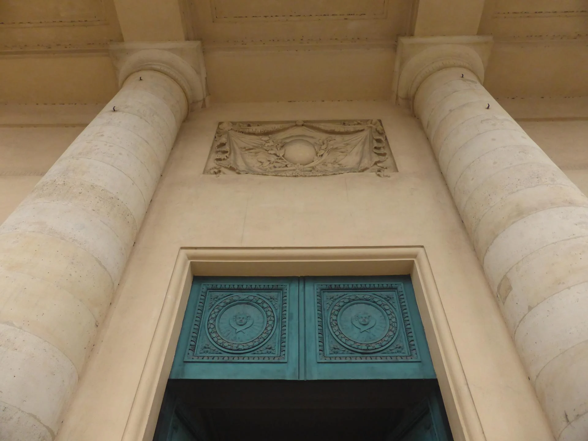 Eglise Saint-Symphorien, travée centrale de la façade, état actuel, cl. Ph. Cachau