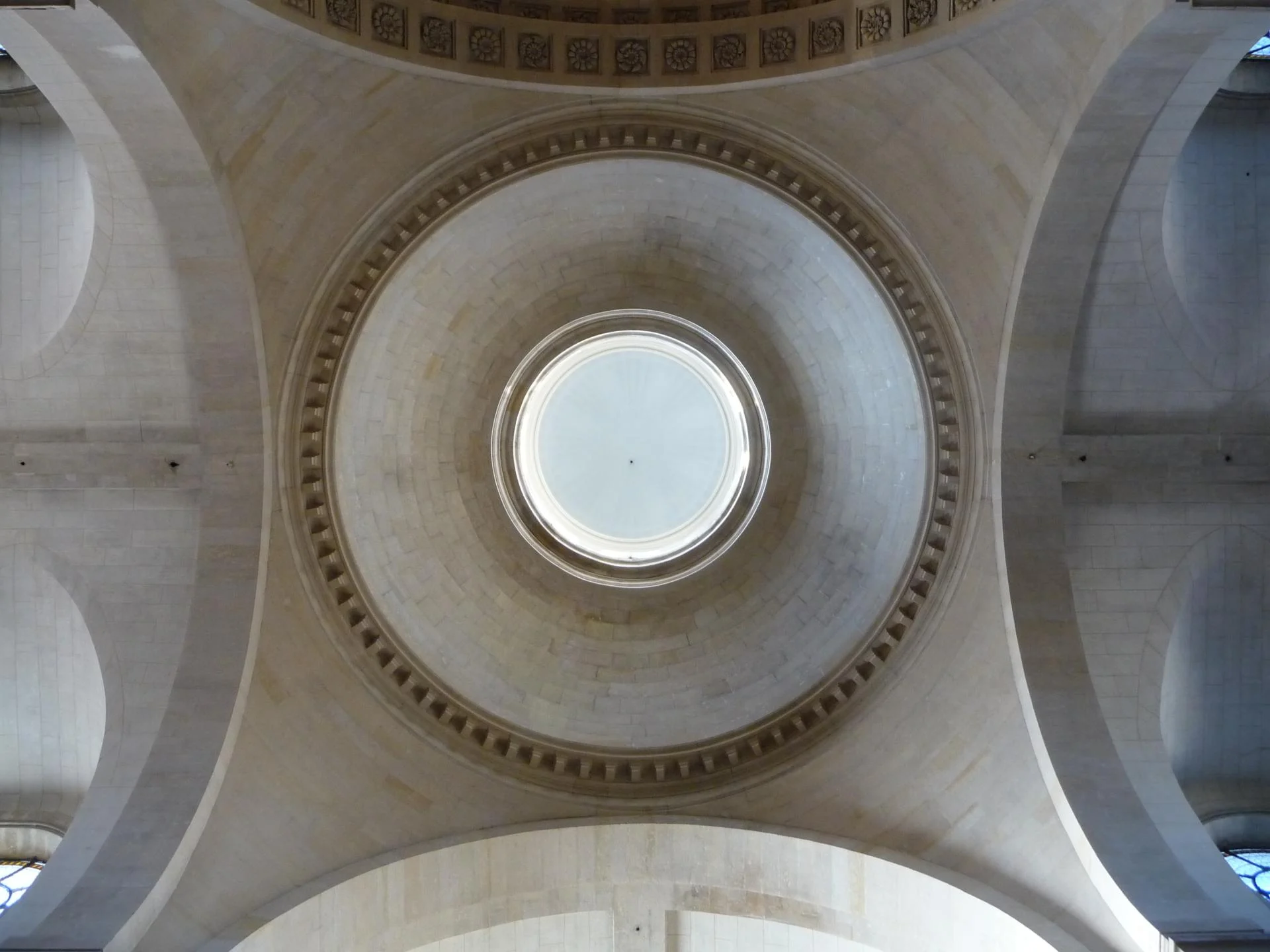 Jules Hardouin-Mansart, coupole à la croisée de Notre-Dame de Versailles, 1684-86, cl. Ph. Cachau