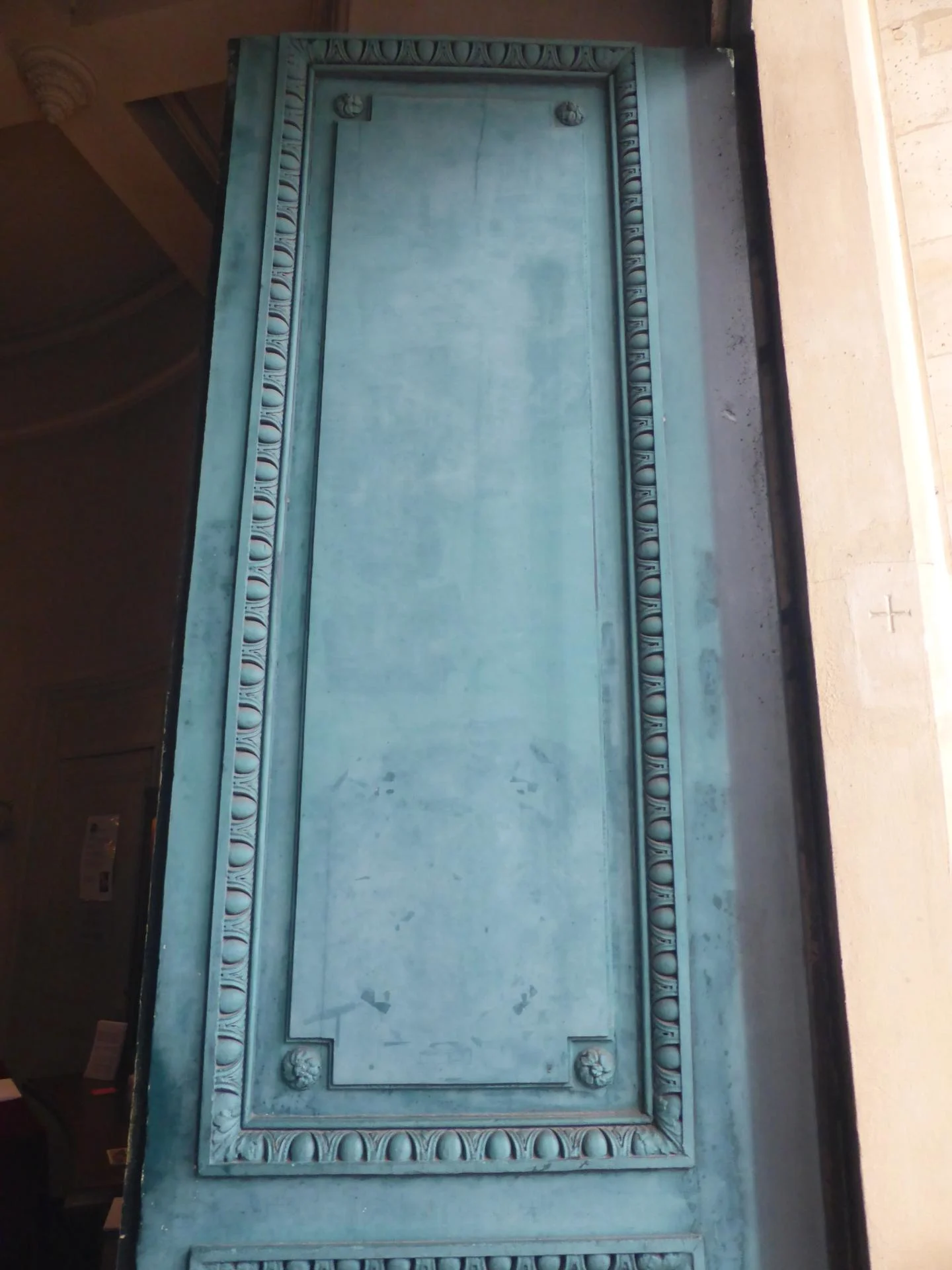Louis-Francois Trouard, vantail de la porte centrale, 1764, état actuel, cl. Ph. Cachau